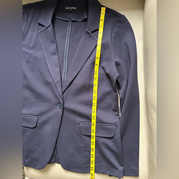 Base Level single-breasted blazer in a firmly elastic jersey - Picture 4 of 8